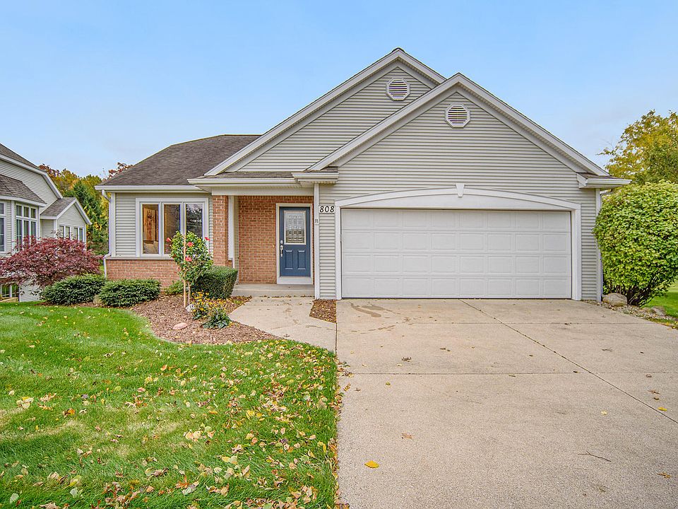 1st image of 808 Holly Creek Dr