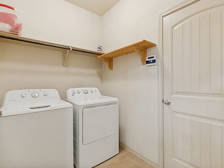 540 Vidalia Ct — Photo 21