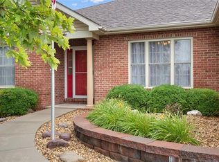 1108 Hunters Trl, Mascoutah, IL 62258