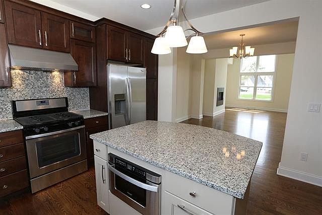 1st image of 5 Mulberry Dr