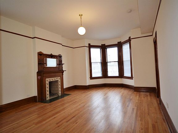 4th image of 2058 N Clybourn Ave #3