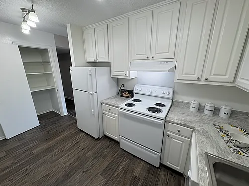 F103-1005 Hickory Hill Ln #F103 Photo 1