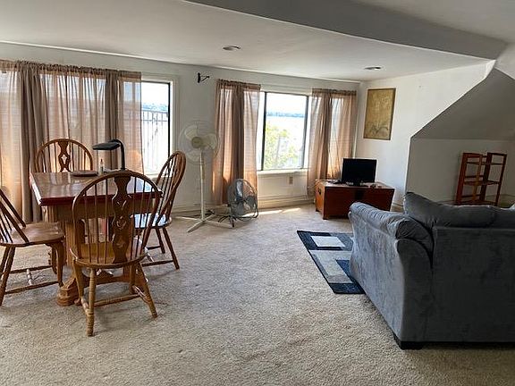 3rd image of 41 Arnold Ave #3