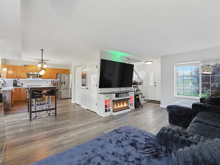 950 Donnelly Pl — Photo 12