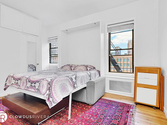 3rd image of 310 W 18th St APT 4B