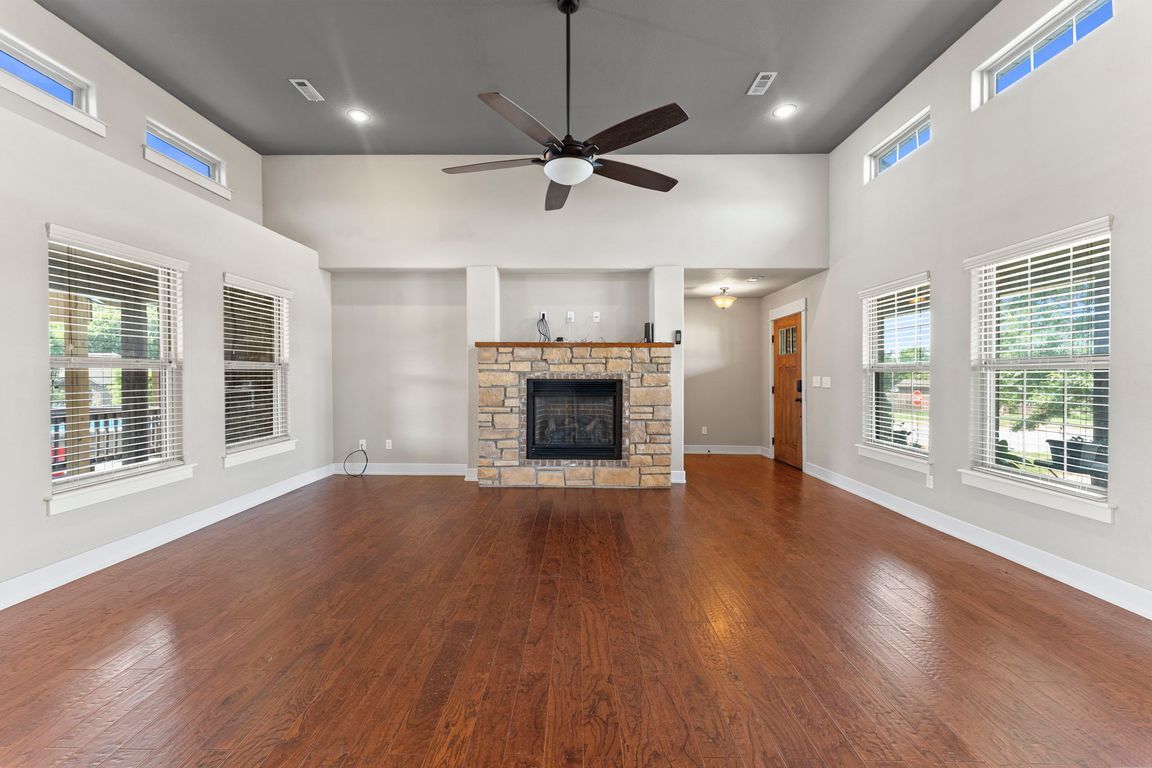 next background image