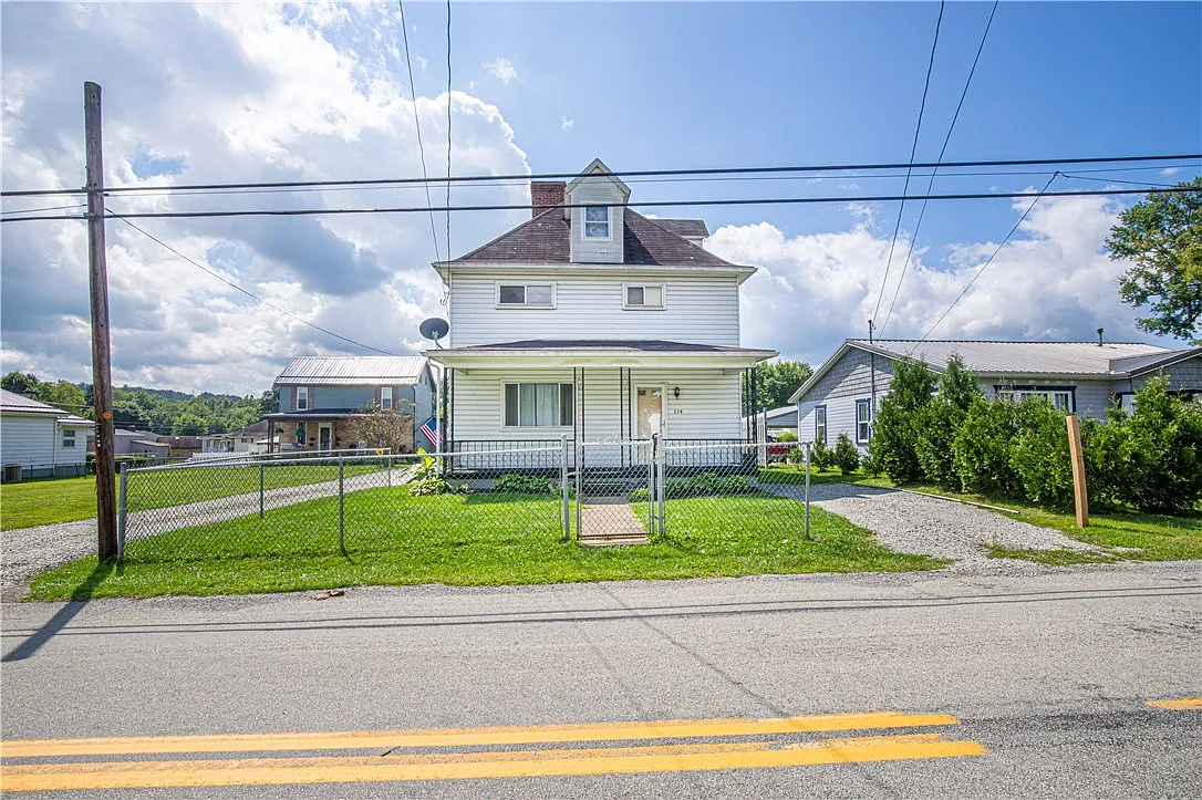 228 Smithfield Rd photo 1