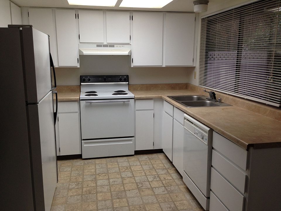 Unit B Kitchen