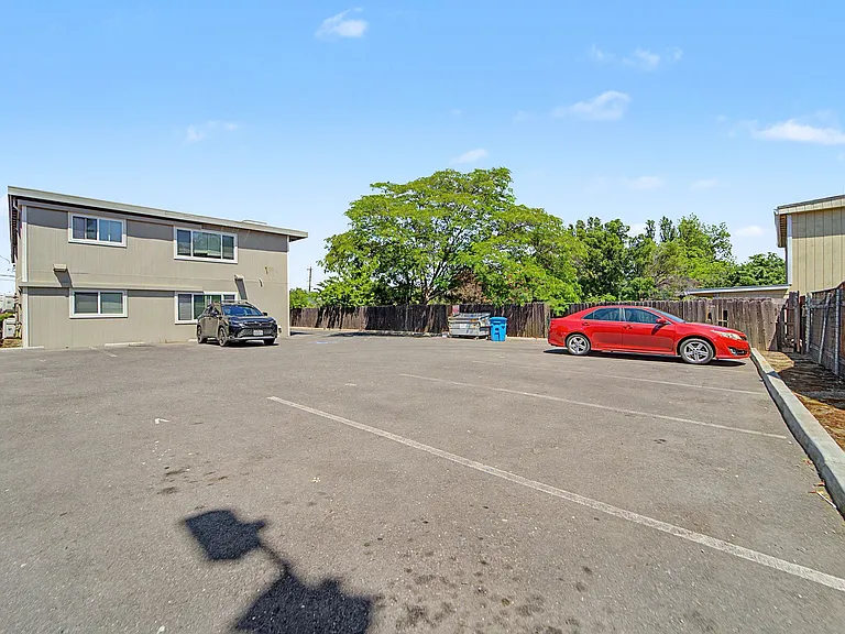 338 Teegarden Ave #1-6 — Photo 9