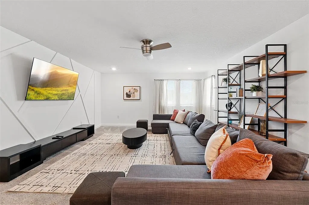 7 bed, 5.0 bath, $3,600 — Photo 4