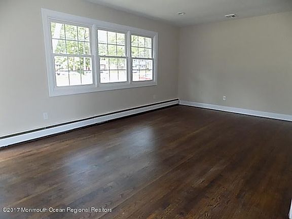 3rd image of 225 Barbara Ln