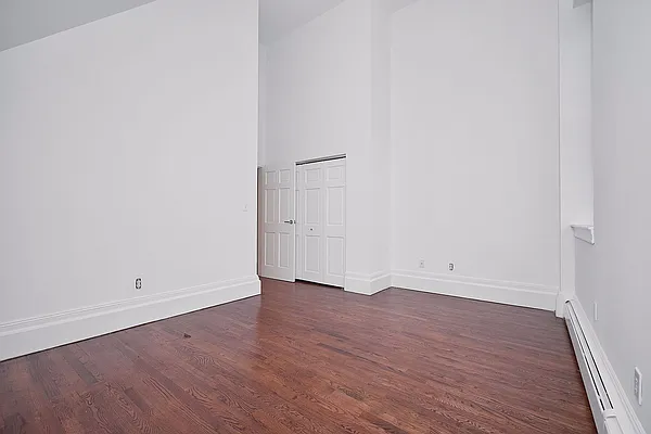 Rented by Keller Williams NYC | media 23