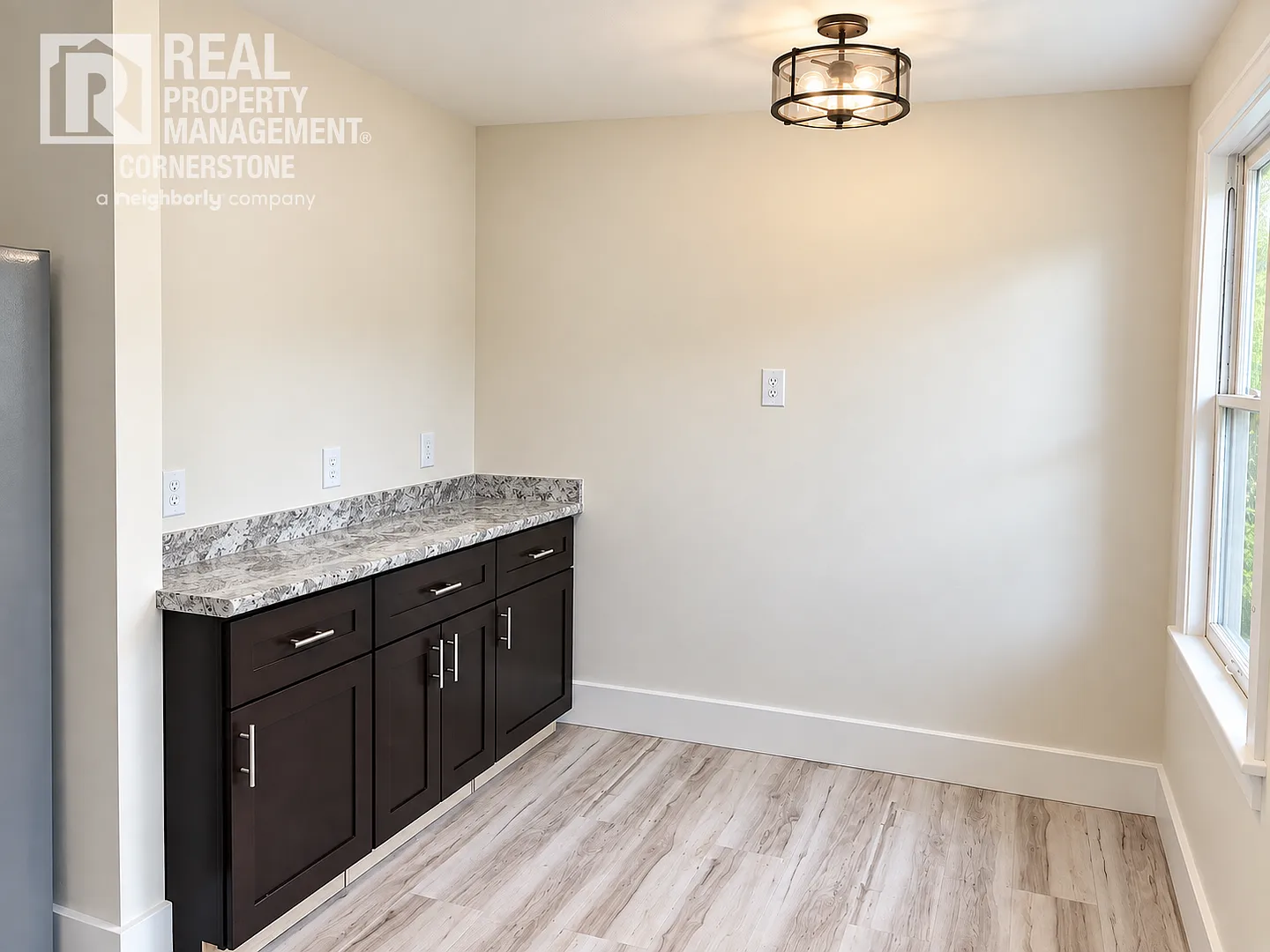 808 W Kalamazoo Ave — Photo 3