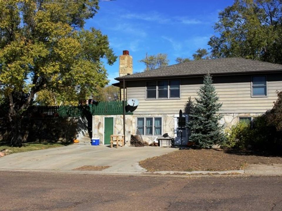 1st image of 528 6th Ave N