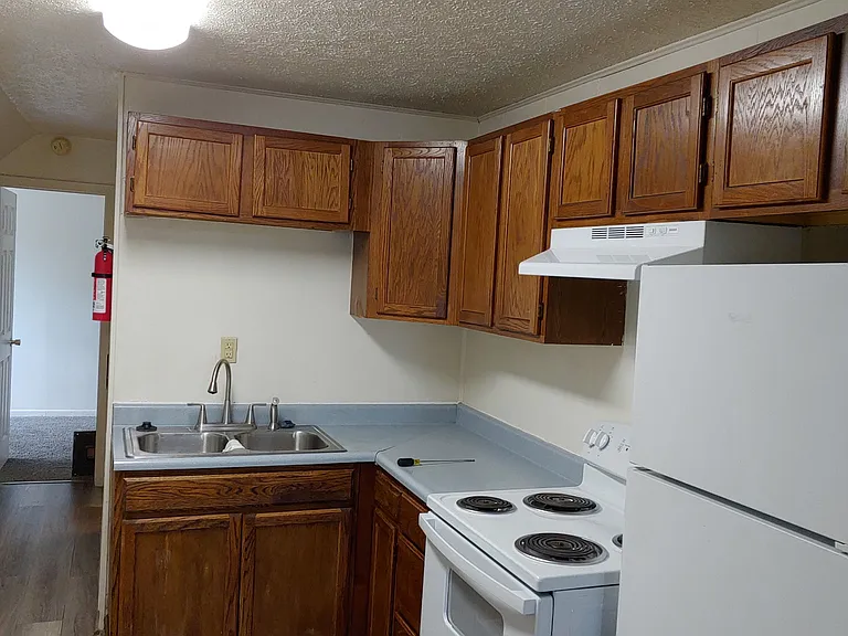 150 Main St #7 — Photo 6