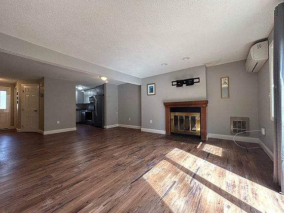 4th image of 25 Hawk Road #4