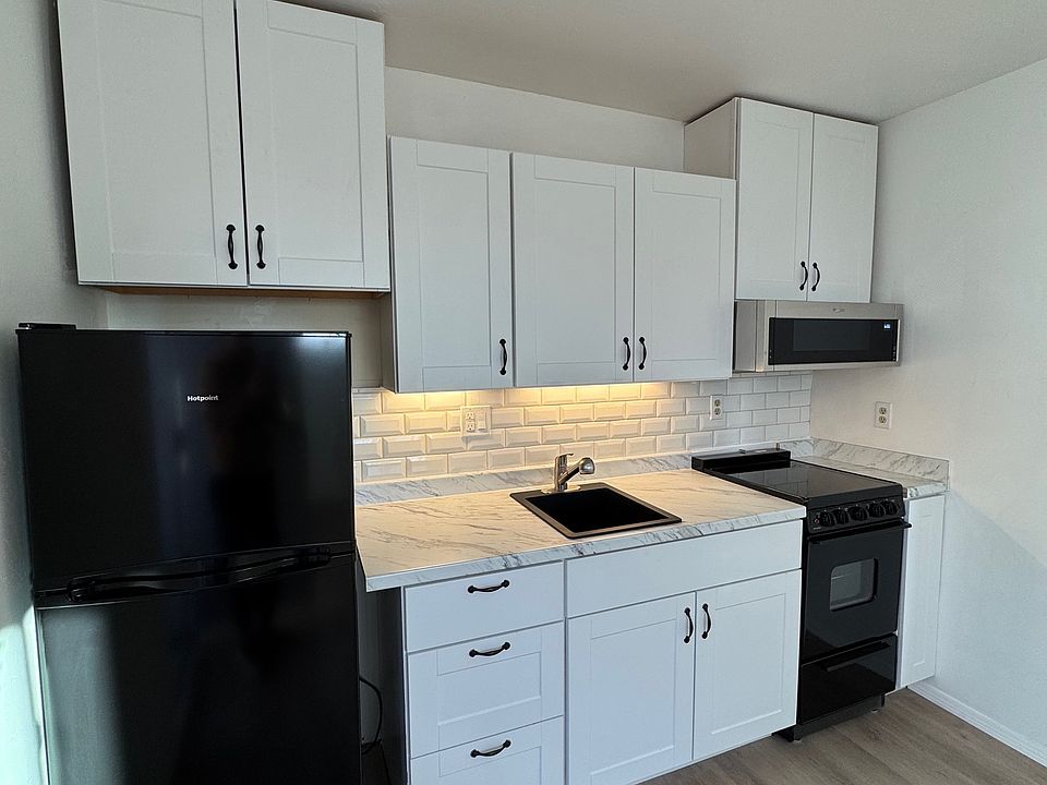 1st image of 1702 1/2 Silver Ave SE #1/2