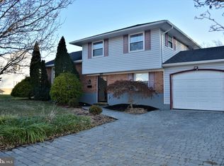 1030 Lynwood Ln, Somerdale, NJ 08083