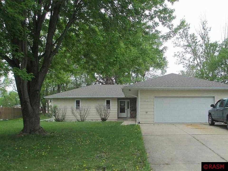 1st image of 212 Lakeview Dr