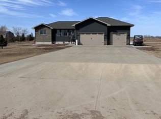 25805 W Enemy Creek Loop, Mitchell, SD 57301