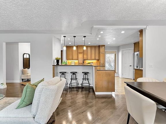 2nd image of 4712 S Grove Hill Rd SW