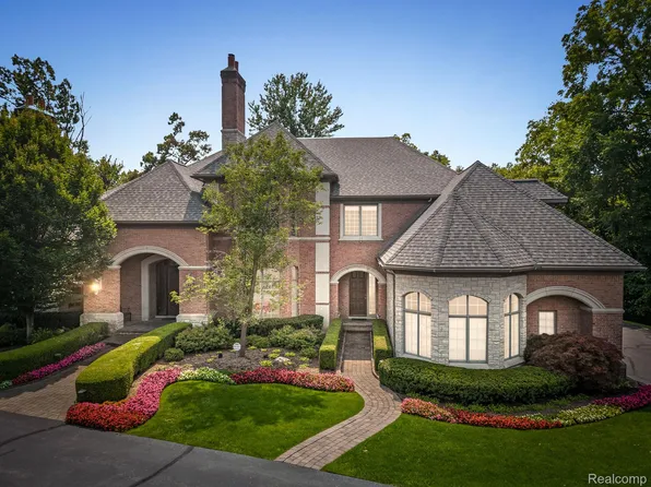 548 Barrington Ct, Bloomfield Hills, MI 48304