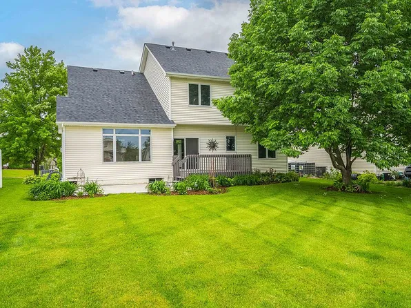 9032 Telford Cir, Johnston, IA 50131
