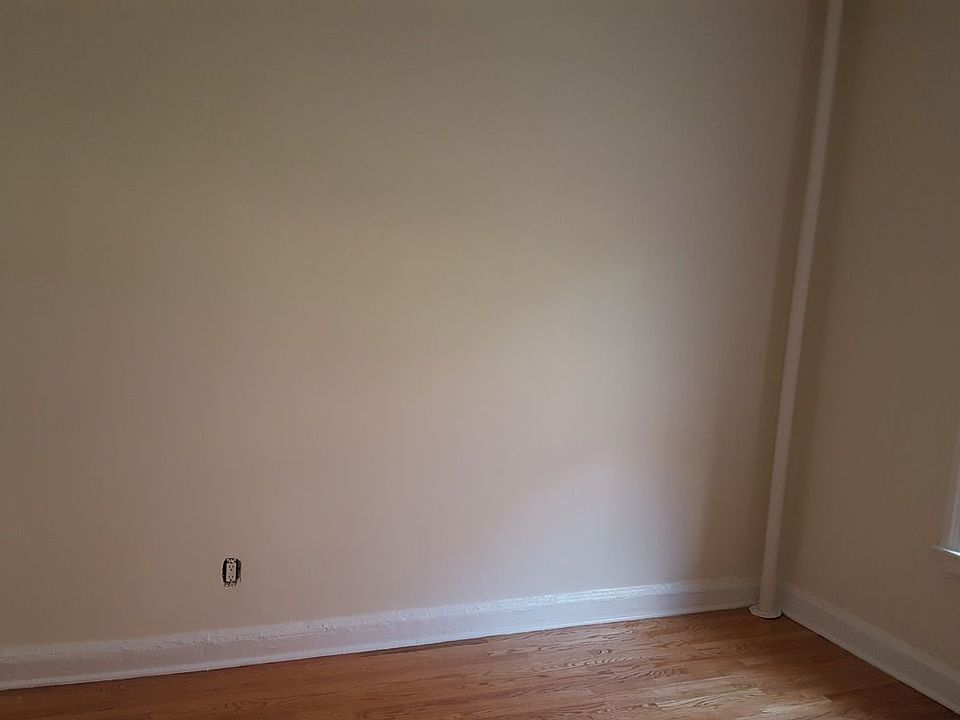 2nd image of 3225 93rd St APT B2