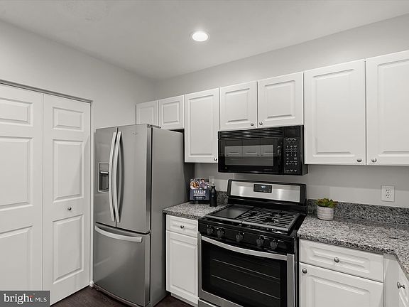 4th image of 20330 Beechwood Ter Unit 202