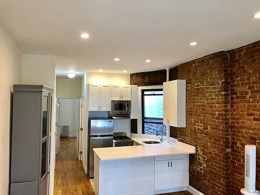 Rented by Sky Management | media 13