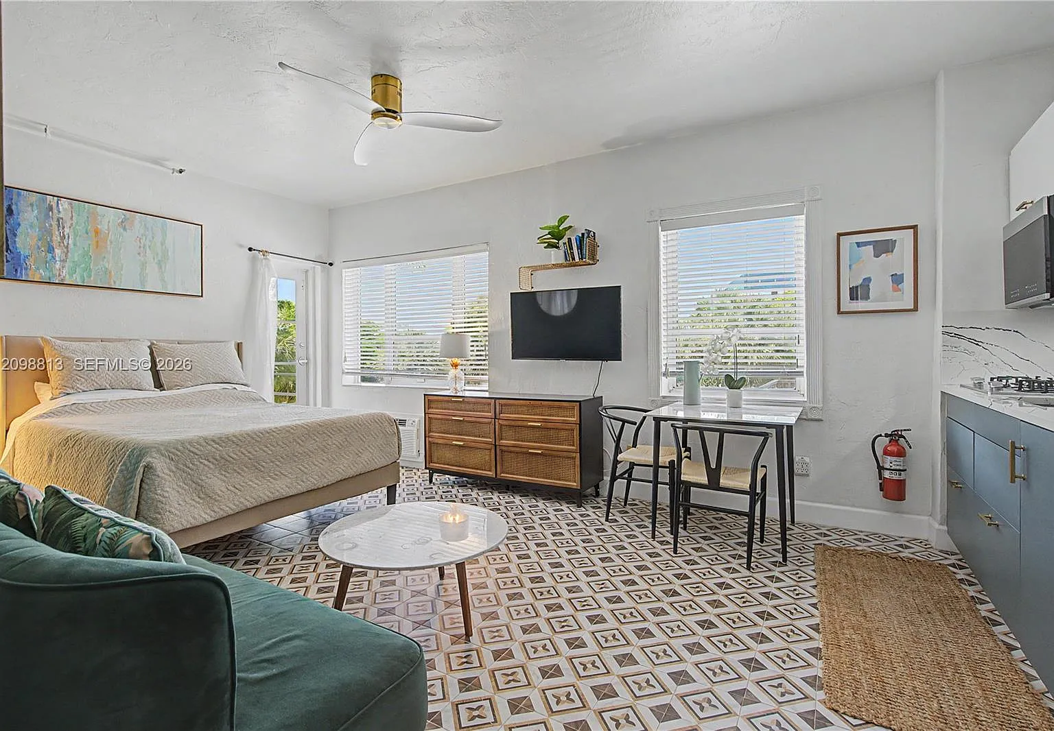 The Mantell Condo — Photo 1