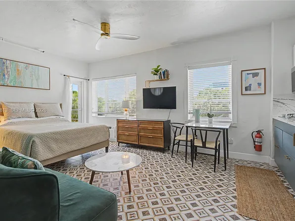 255 W 24th St, Miami Beach, FL