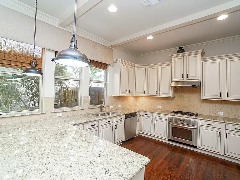 4034 Bishop Ln — Photo 16