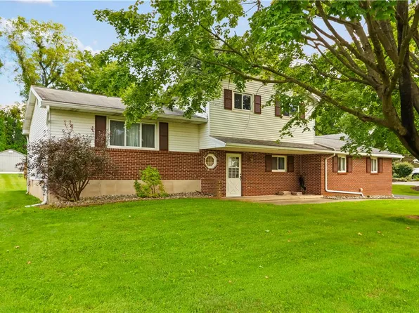 4631 Pine Dr, Nazareth, PA 18064