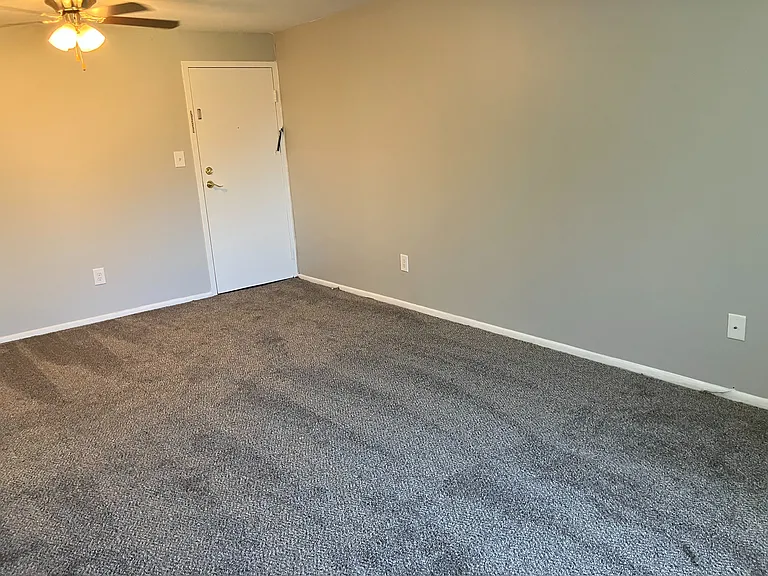 Valley York Apartments — Photo 28