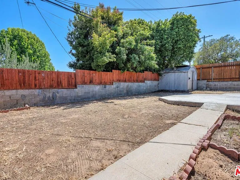 7318 W 88th St — Photo 36