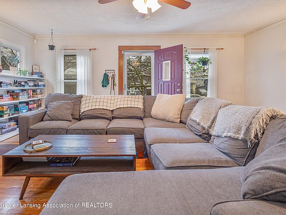 3rd image of 1711 Bradley Ave