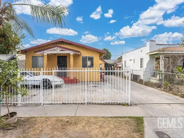 8125 Garden View Ave, South Gate, CA 90280
