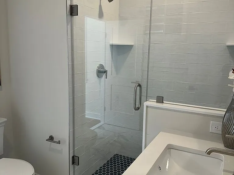 111-117 Thornton Ln — Photo 10
