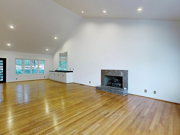 5th image of 560 Harpeth Trace Dr