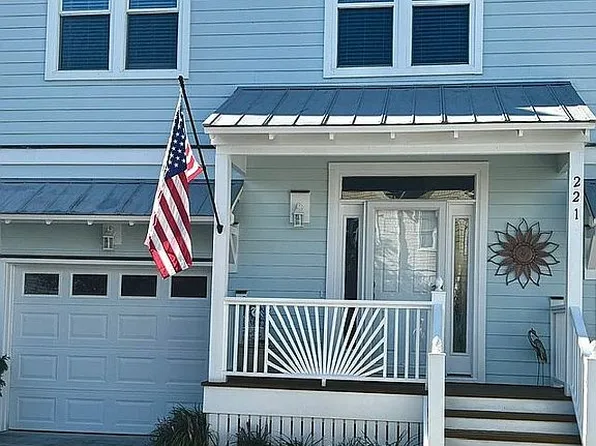 221 River Gate Ln, Wilmington, NC 28412