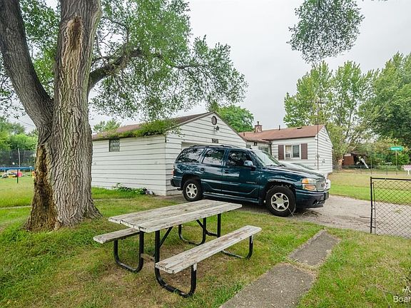 3rd image of 2898 Appleridge St