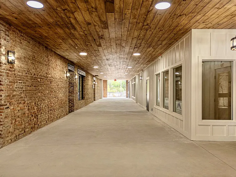 151 W Main St #5 — Photo 4