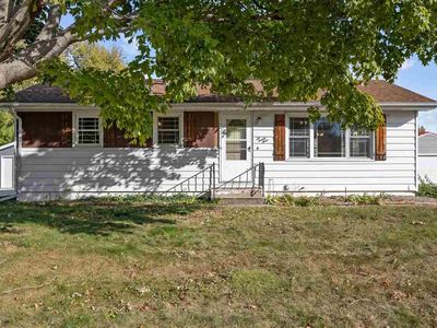 623 27th St NW, Cedar Rapids, IA, 52405