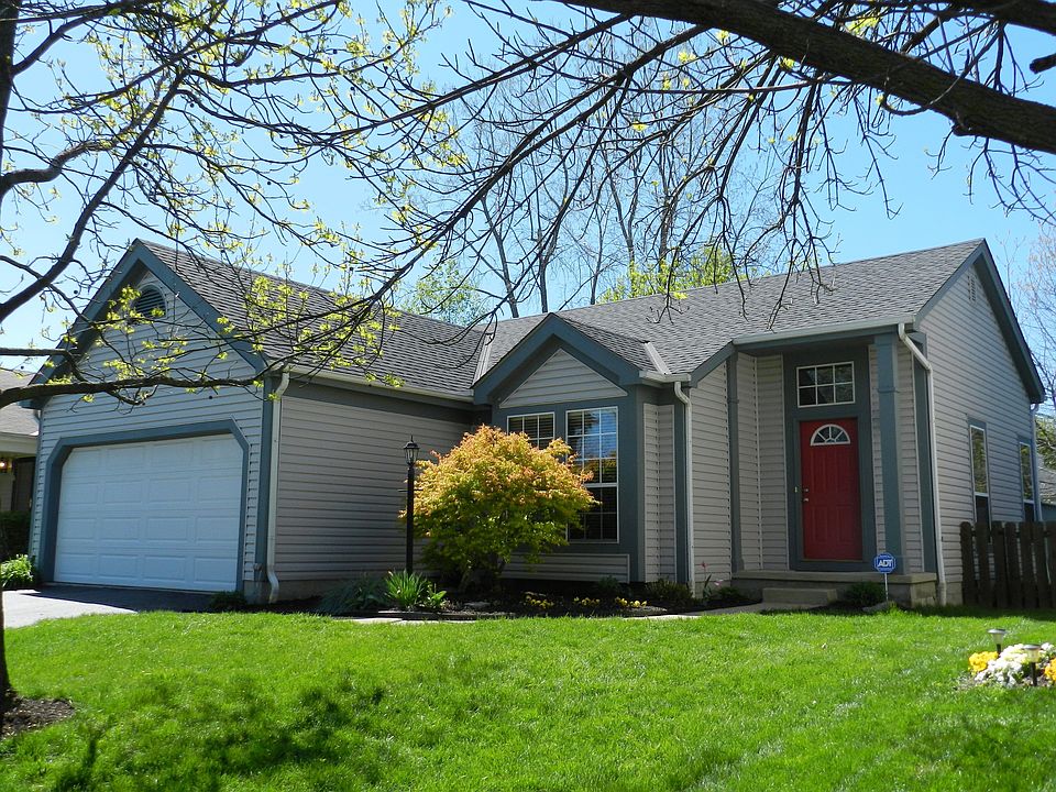 Front of home, new siding and roof in 2004.