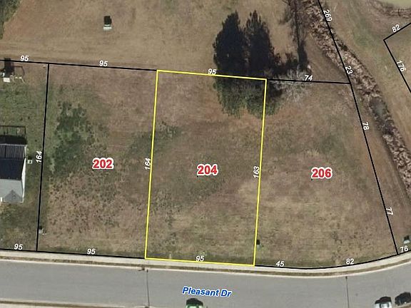 5th image of 204 Pleasant Dr