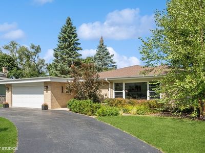 904 Woodlawn Rd, Glenview, IL, 60025