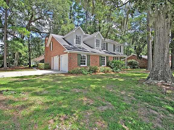 5th image of 301 Fairington Dr