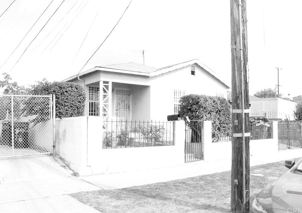1st image of 811 W 88th St