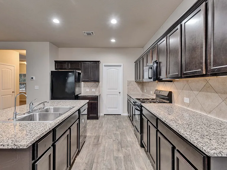 14910 Jolynn St — Photo 5